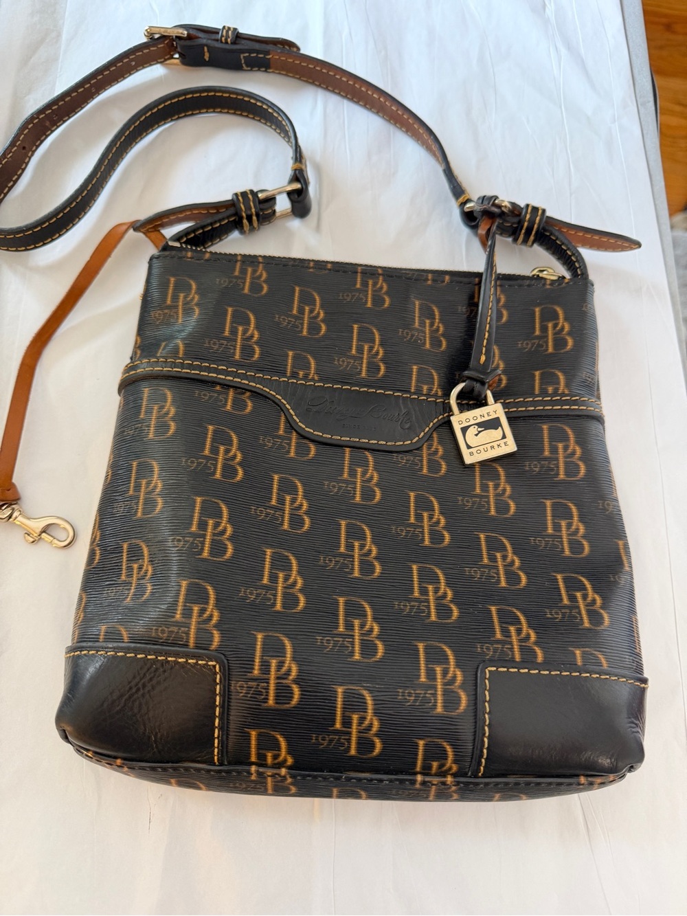 DOONEY & BOURKE Signature DB 1975 Small Letter Carrier Shoulder Purse Handbag